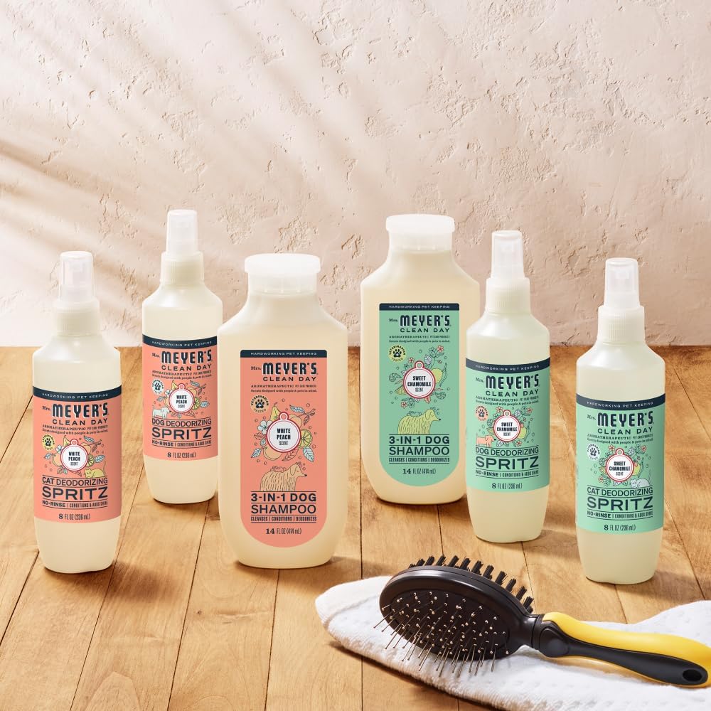 MRS. MEYER'S Clean Day Dog Deodorizing Spray, White Peach Scent