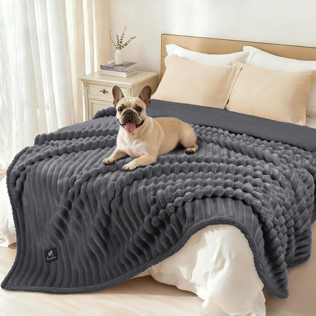 Luciphia Waterproof Dog Blanket, Washable Reversible Flannel Pet Throw