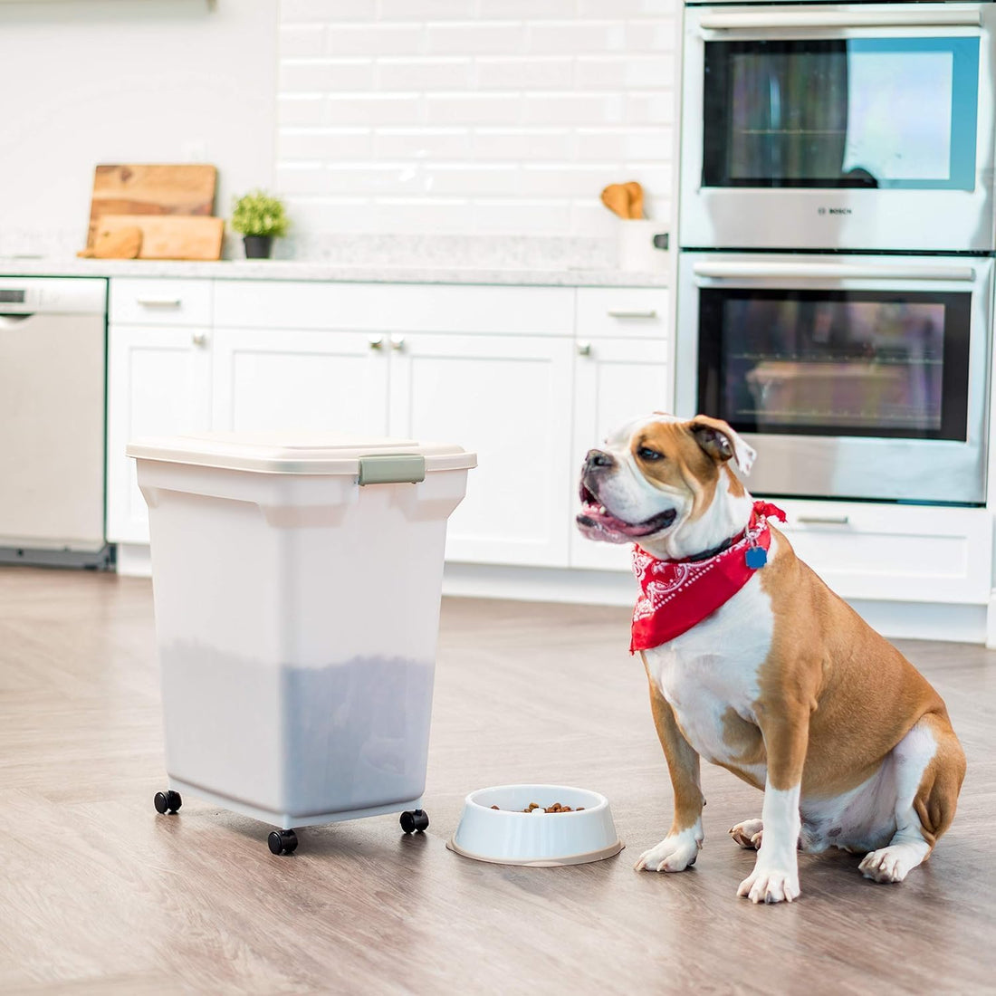 IRIS USA Dog Food Storage Container 58 lbs, Attachable Wheels