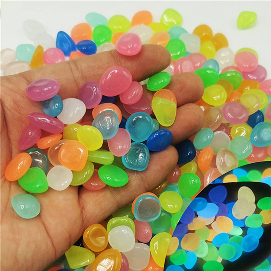 900pcs Glow in The Dark Rocks Outdoor Decorations Stones Small