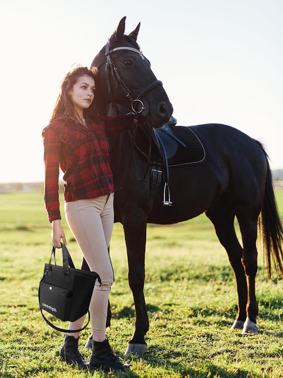 Horse Grooming Kit: Brushes, Storage Bag, Sweat Scraper, Mane Comb