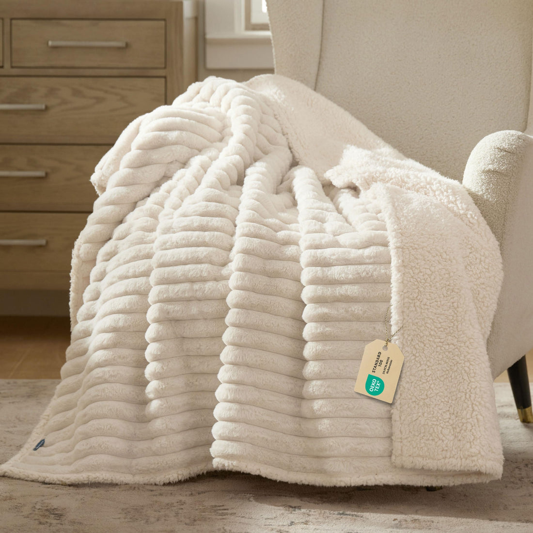 Bedsure ComfyFleece™ Waterproof Dog Blankets for Large Dogs