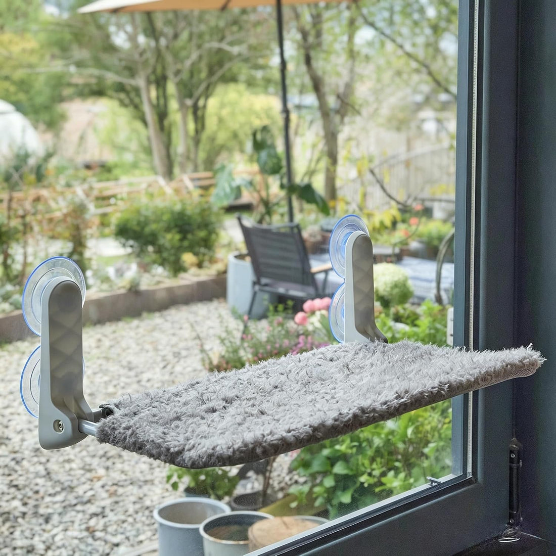 YUNIQUE Cat Window Perch, Upturned Edge Bracket