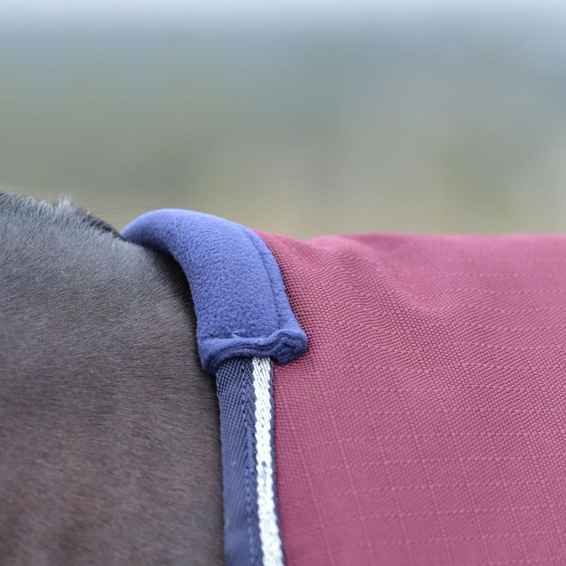 WeatherBeeta ComFiTec Essential Turnout 100g, Navy/Burgundy, 81"