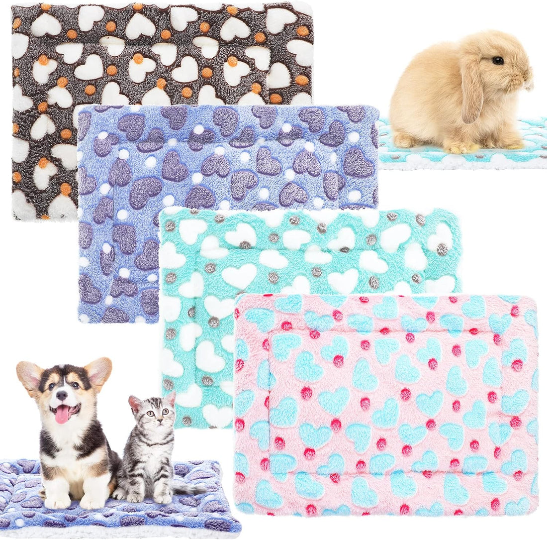 Jetec 4 Pcs Guinea Pig Bed Pads Heart Pattern, 10 x 11 Inch Plush Mat