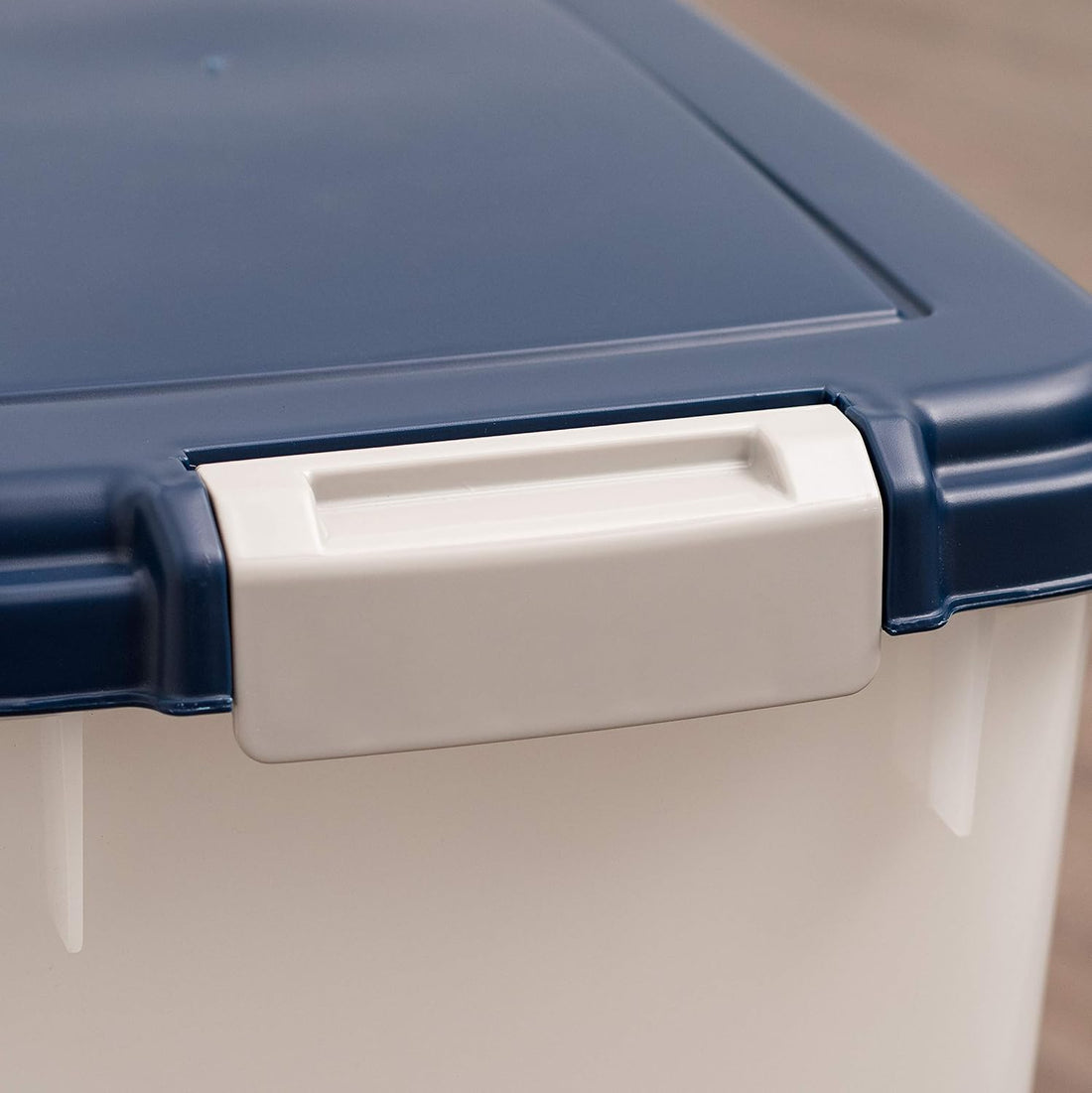 IRIS USA Airtight Pet Food Storage Container