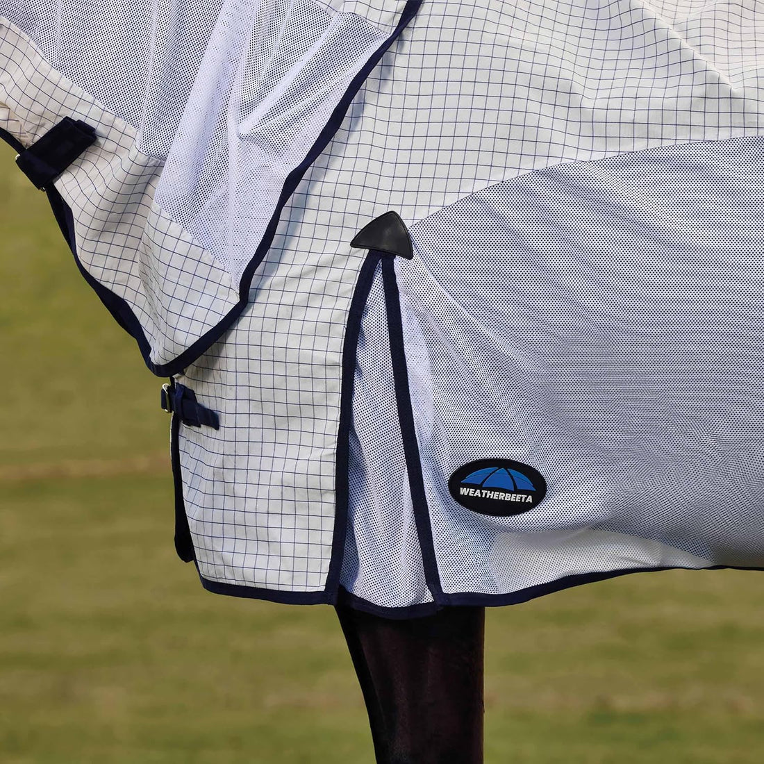 WeatherBeeta Airstream Detach-A-Neck, White/Navy, 81"