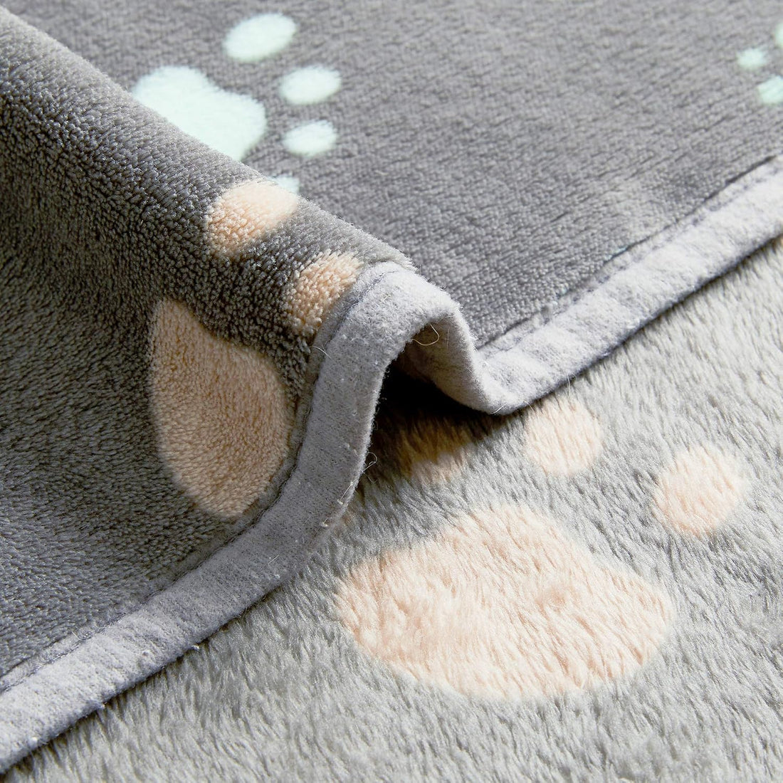 Allisandro 350 GSM Super Soft and Premium Fuzzy Flannel Fleece Pet