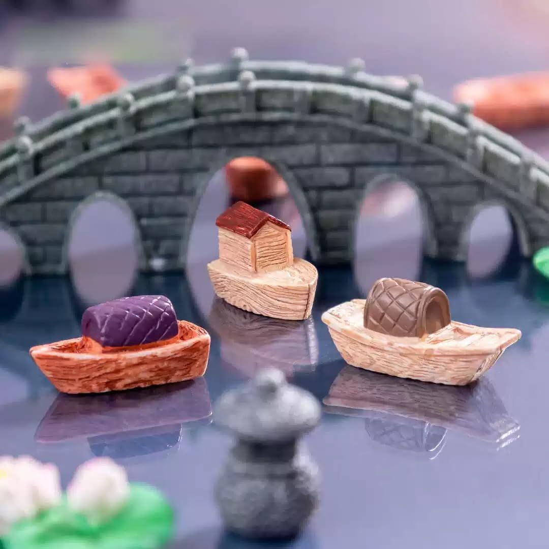 10 Mini Resin Boats Set, Sailboat Figurines for Fairy Garden Decor
