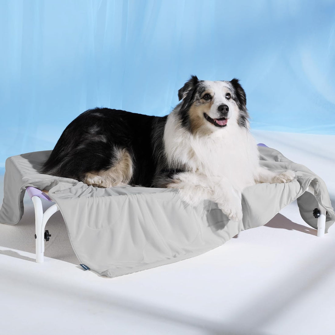 Bedsure Breathable Lightweight Cooling Blanket for Large Dogs