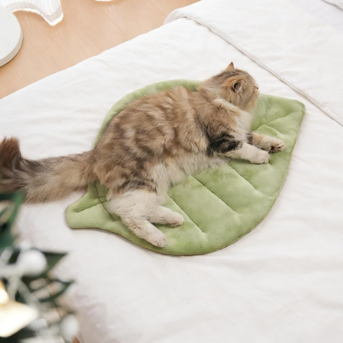 Nimorio Self Warming Cat Leaf Mat,Comfortable Soft Fabric Breathable