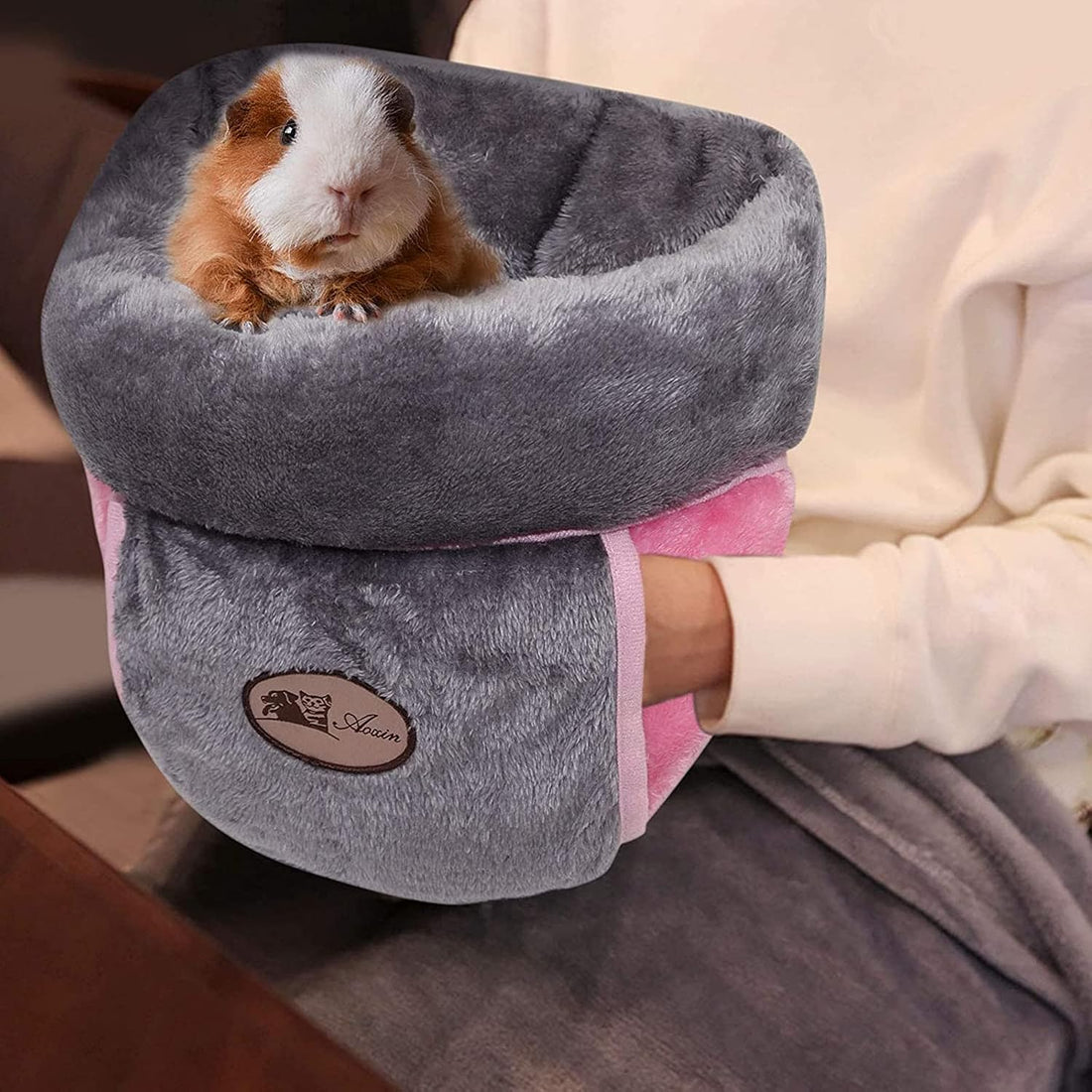 YUEPET Guinea Pig Bed, Warm Fleece Slipper-Shaped Cuddle Cave, Grey