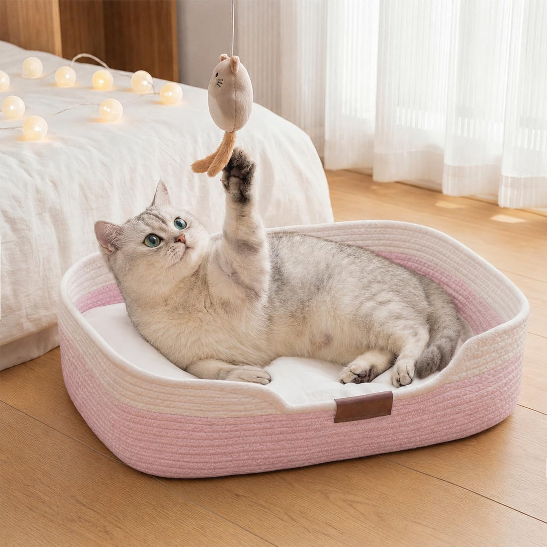 YOUDENOVA Stimulicat Handwoven Cat Basket Bed with Cushion