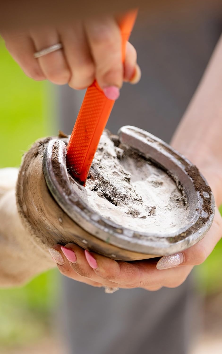 HoofWand • Horse Grooming Supplies for Daily Cleaning & Maintenance