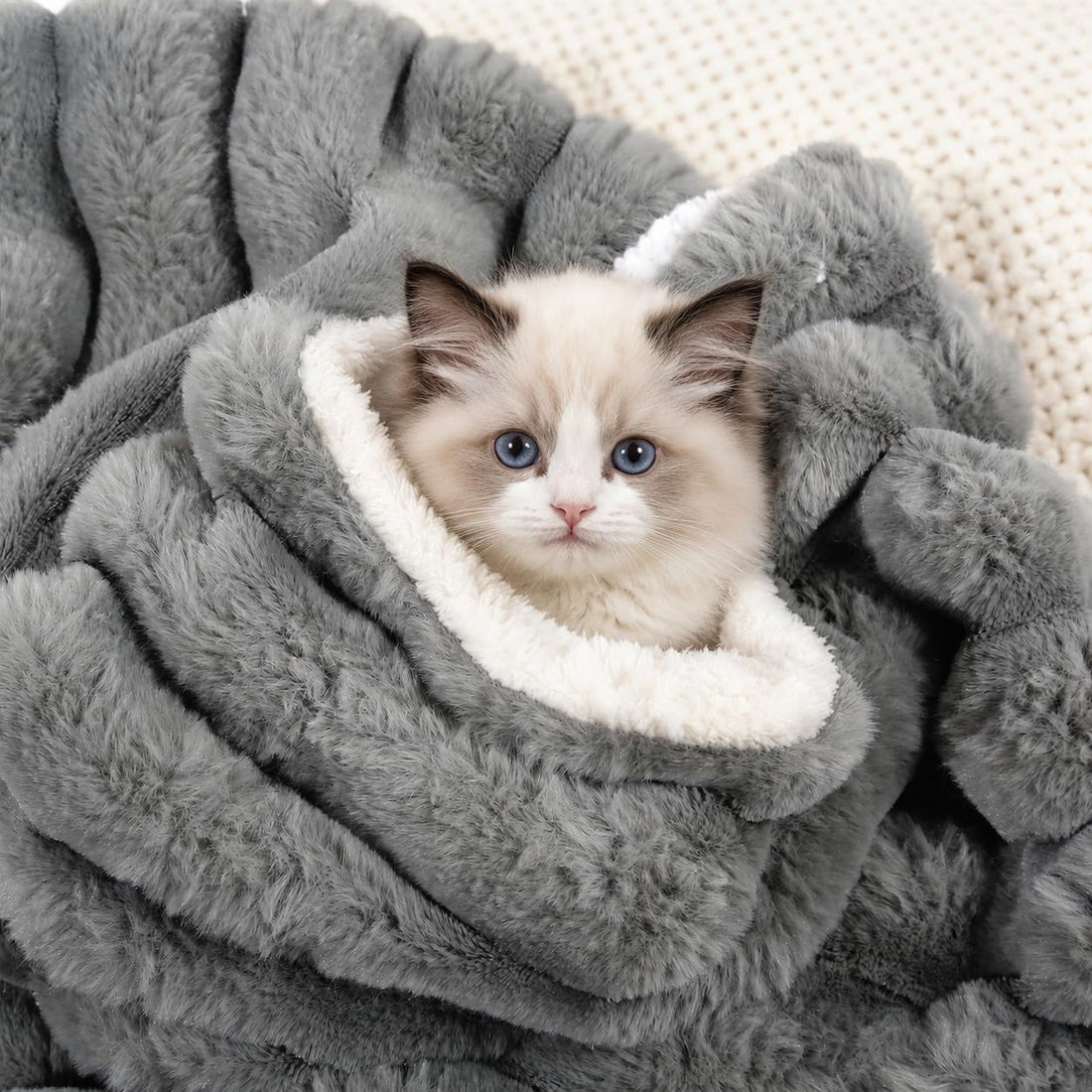 Cat Blanket for Indoor Cats, Soft Rabbit Fur Kitten Blanket 21x17