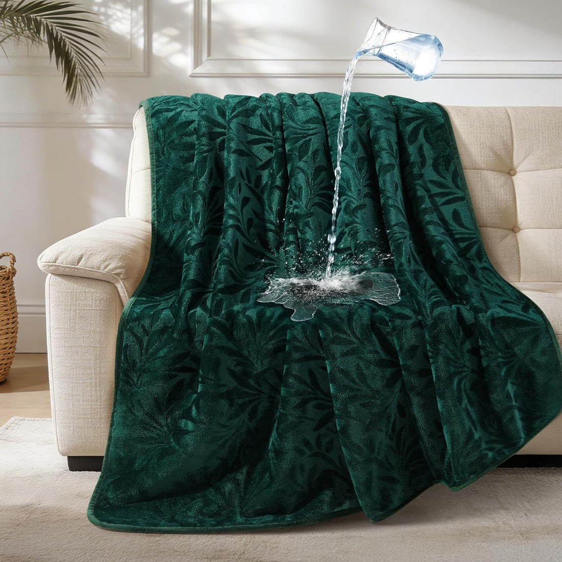 LOOBANI Waterproof Pet Blanket for Couch, Soft Flannel Couch Cover