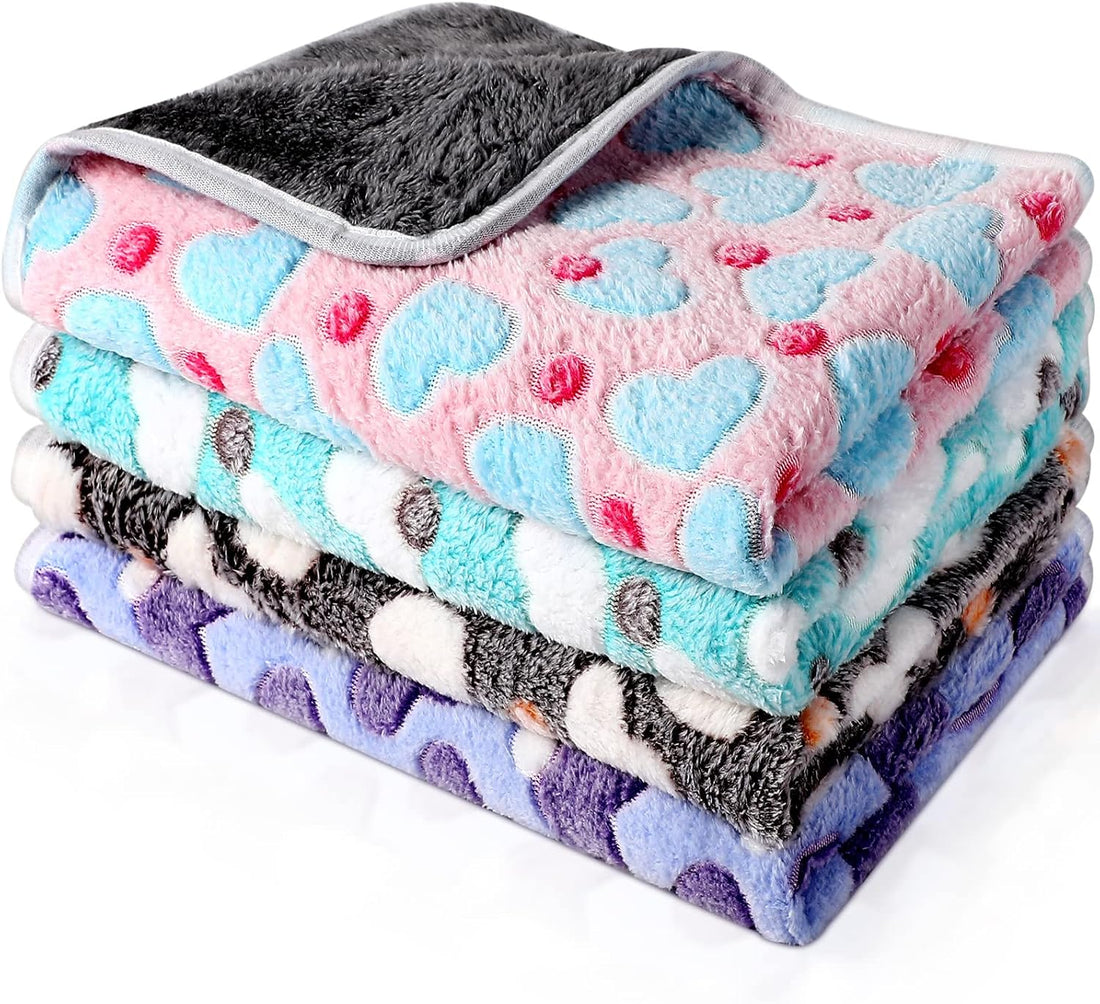 Reginary 4 Pcs Guinea Pig Fleece Cage Liners, Heart Pattern