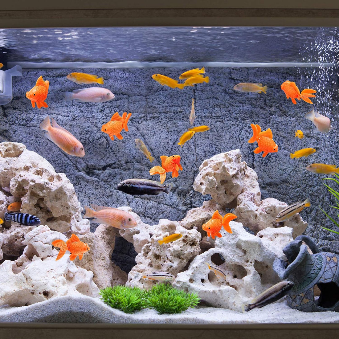 Sumind 30 Pcs Fake Goldfish Plastic Floating Artificial Goldfish